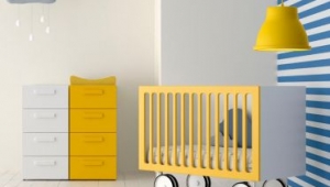 DORMITORIO INFANTIL CON DOBLE CHIFONIER Y CUNA. TODOS NUESTROS PRODUCTOS SE FABRICAN EN DIFERENTES ACABADOS Y DIFERENTES TIRADORES.