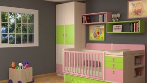 DORMITORIO INFANTIL CON CUNA CONVERTIBLE, CON BAJO DE CAJONES, ARMARIO Y DIÁFANOS DE PARED.