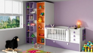 HABITACIÓN INFANTIL CON CUNA CONVERTIBLE CON CAMA ARRASTRE.