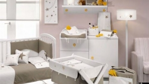 DORMITORIO INFANTIL COMPUESTO POR: CUNA, CUCO, CÓMODA CAMBIADOR Y ESTANTE PERCHERO.TODOS LOS MUEBLES DE PUERICULTURA SE PUEDEN VESTIR CON DIFERENTES TEXTILES.