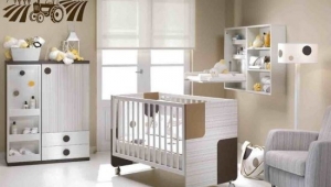 DORMITORIO INFANTIL COMPUESTO POR : CUNA, ESTANTERÍA Y CAMBIADOR DE PARED Y MUEBLE DE PUERTA CAJONES Y DIÁFANO. DISPONEMOS DE DIFERENTES TEXTILES PARA VESTIR LOS MUEBLES DE PUERICULTURA.