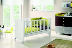 DORMITORIO INFANTIL CON CUNA Y CAMBIADOR. SE FABRICA EN DIFERENTES ACABADOS Y DIFERENTES TIRADORES.