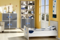 HEMOS TRANSFORMADO LA CUNA EN MINI CAMA.