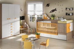 DORMITORIO INFANTIL CON CUNA CONVERTIBLES Y ARMARIO DE TRES PUERTAS CON CAJONES VISTOS. TODOS LOS MUEBLES DE PUERICULTURA SE PUEDEN FABRICAR EN DIFERENTES ACABADOS.