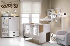 DORMITORIO INFANTIL COMPUESTO POR : CUNA, ESTANTERÍA Y CAMBIADOR DE PARED Y MUEBLE DE PUERTA CAJONES Y DIÁFANO. DISPONEMOS DE DIFERENTES TEXTILES PARA VESTIR LOS MUEBLES DE PUERICULTURA.