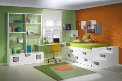 DORMITORIO JUVENIL LACADO EN BLANCO CON DETALLES EN TONOS TIERRA; COMPUESTO POR : CAMA COMPACTA CON CAJONES EN LA PARTE BAJA, ESCALERA DE PELDAÑOS CON CAJONES, MESA ESTUDIO, ESTANTERÍA CON MÓDULOS DE CAJONES Y GAVETA, ARCÓN EXTRAÍBLE Y CUBOS DE PARED.