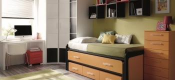 DORMITORIO JUVENIL CON CAMA COMPACTA, ARMARIO DE RINCÓN, CHIFONIER Y MESA ESTUDIO. TODOS NUESTROS PRODUCTOS SE PUEDEN FABRICAR EN DIFERENTES ACABADOS Y DIFERENTES TIRADORES