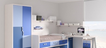 EN ESTE DORMITORIO INFANTIL JUGAMOS CON EL BLANCO,CON DETALLES EN AZUL; LA CAMA COMPACTA VA CON CAJONES INTERMEDIOS, ARMARIO CON PUERTA JAPONESA, MESA ESTUDIO, ESTANTES DE PARED Y ARCÓN EXTRAÍBLE.