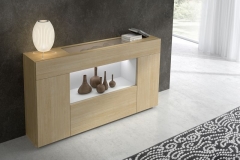 APARADOR EN CHAPA DE ROBLE NATURAL ,CON VITRINA Y DIÁFANO EXPOSITOR.